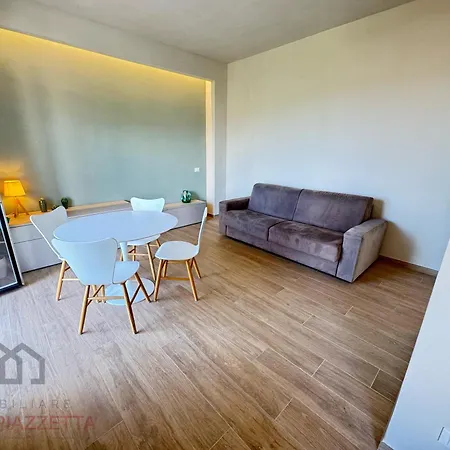 Interno 5 - Sarzana