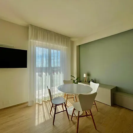 Interno 5 - アパート *