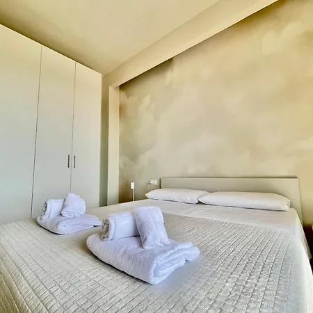 Interno 5 - *