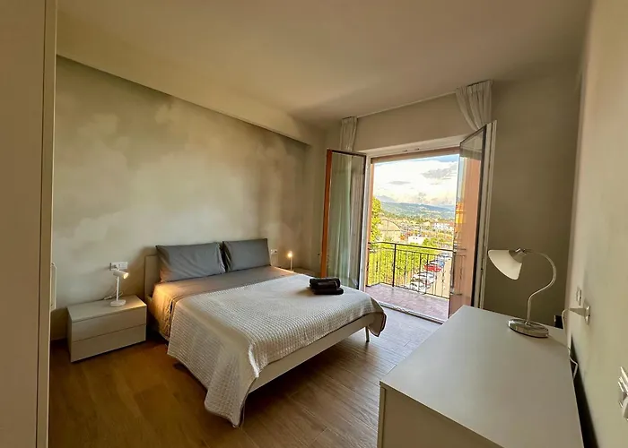 Interno 5 - *