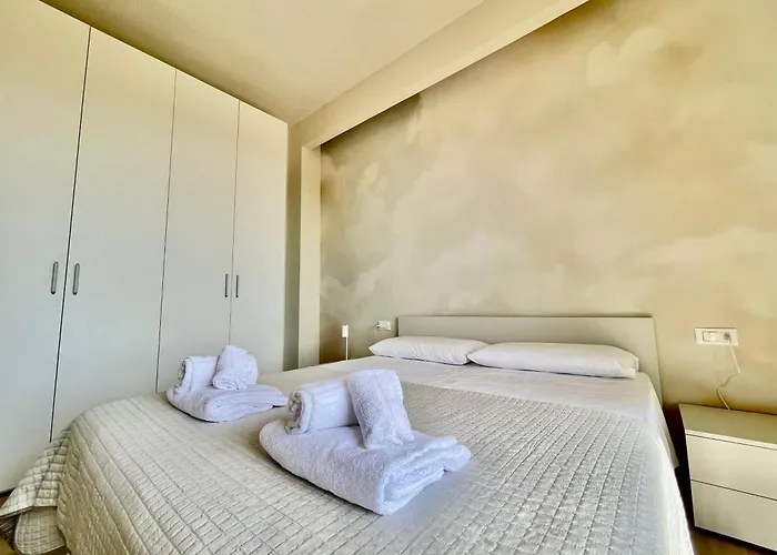 Interno 5 - *